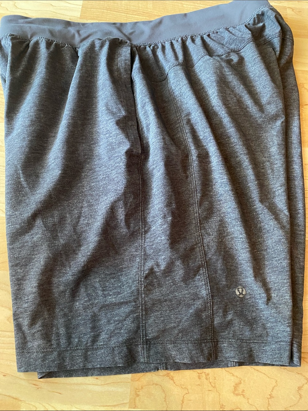 Men’s Lululemon XL Dark Gray Athletic Skirt with Logo